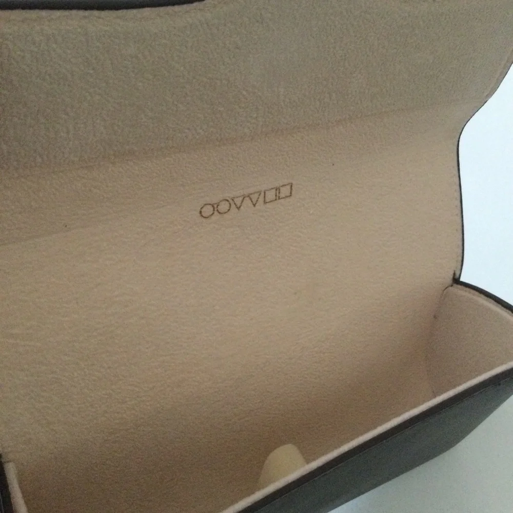 OLIVER PEOPLES SUNGLASSES CASE BROWN FELT LINED MAGNETIC CLOSE WITH POUCH